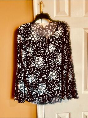 Michaels Kors  Black Long-Sleeve Floral Henley Top with White Flower Print